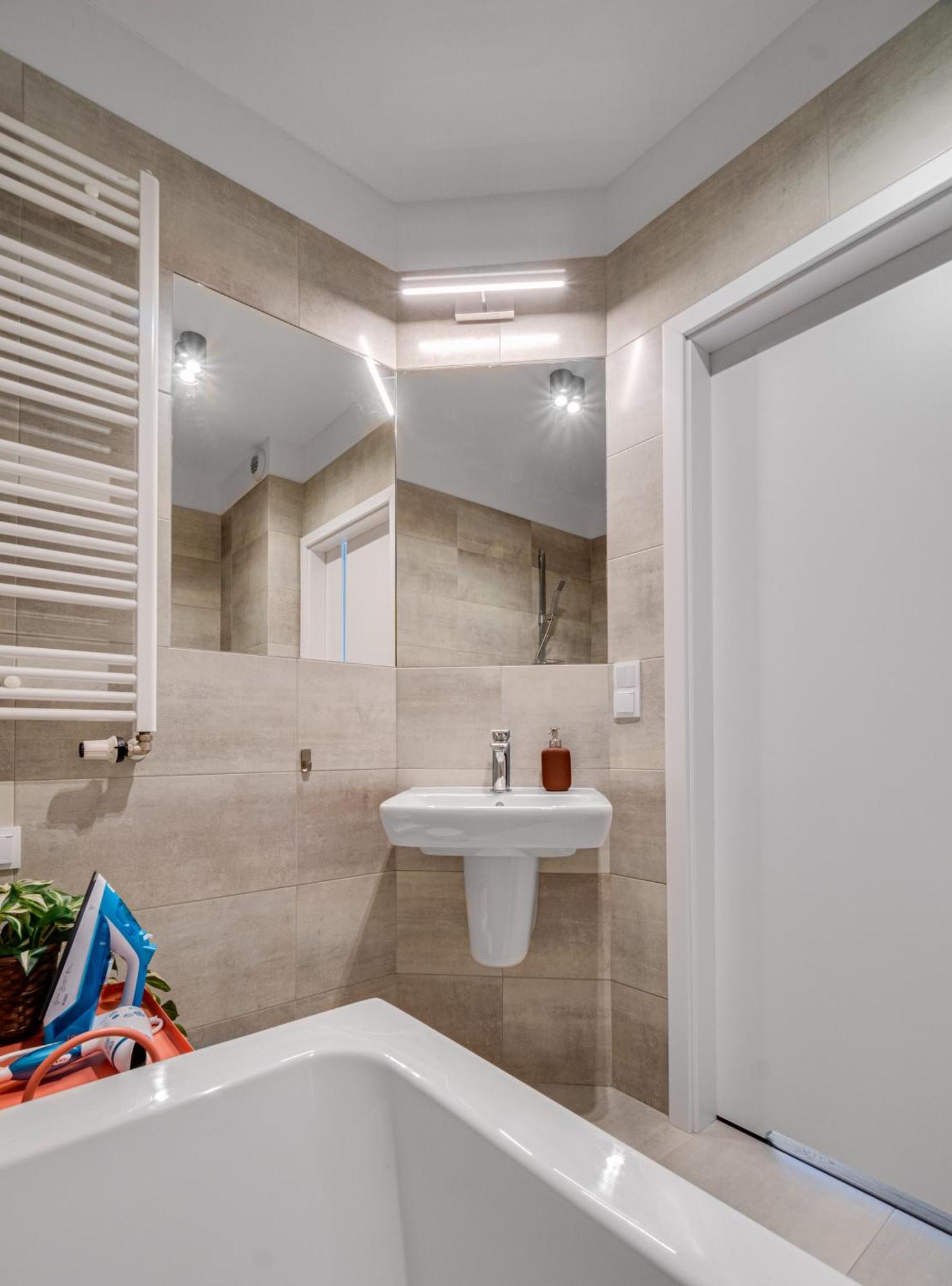 Prime Time - 24h Check -in - Parking W Cenie Apartment